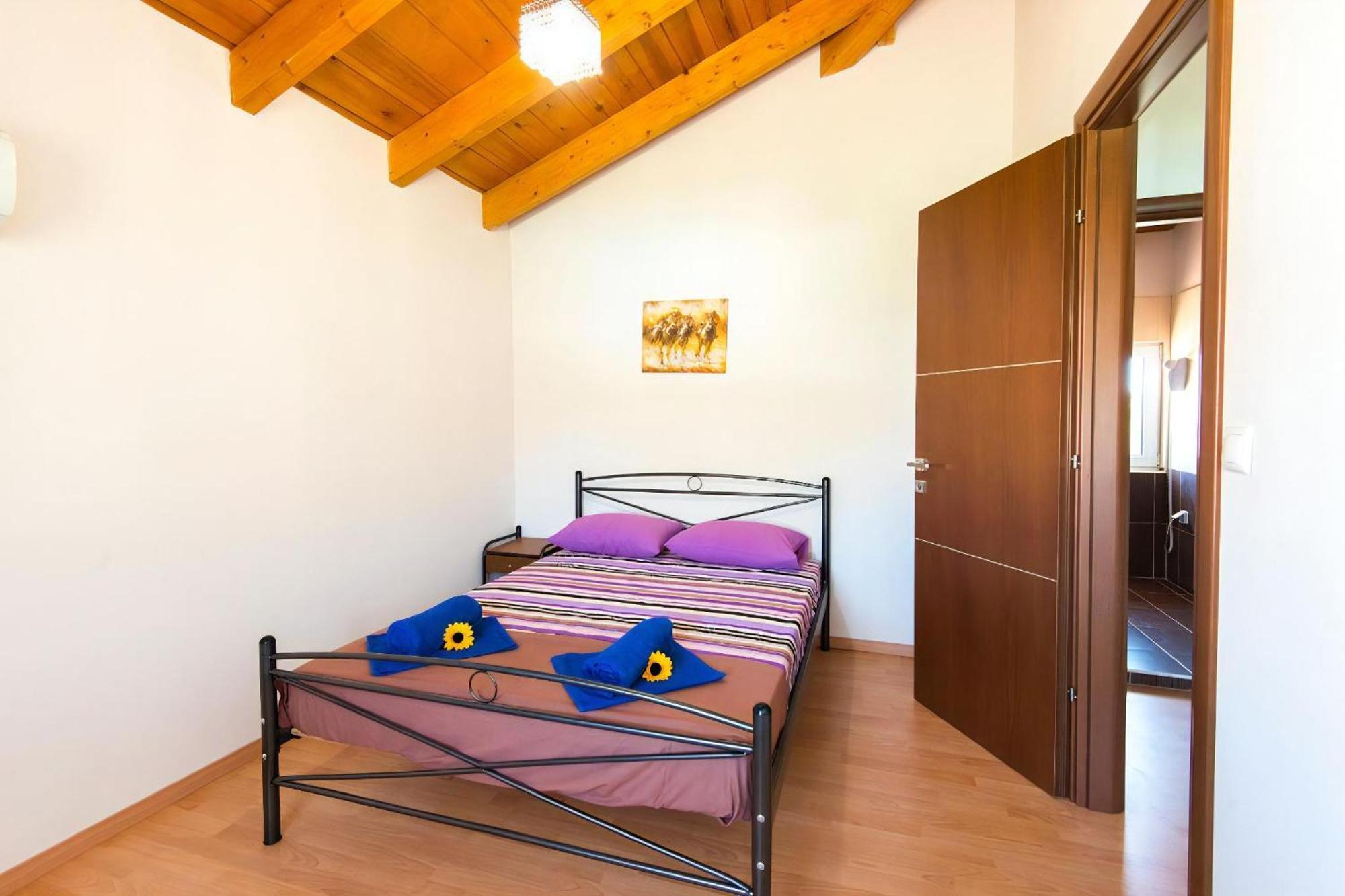 Haus In Kolympia Mit Parkplatz Und Bergblick Kolymbia